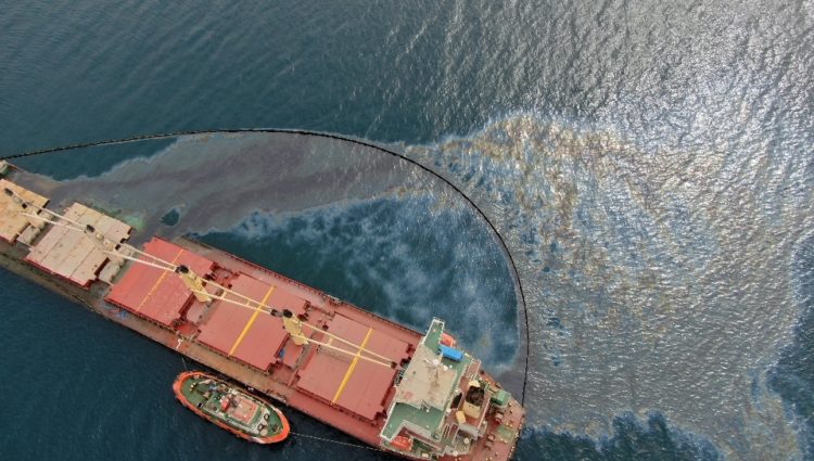 barco-vertido-gibraltar