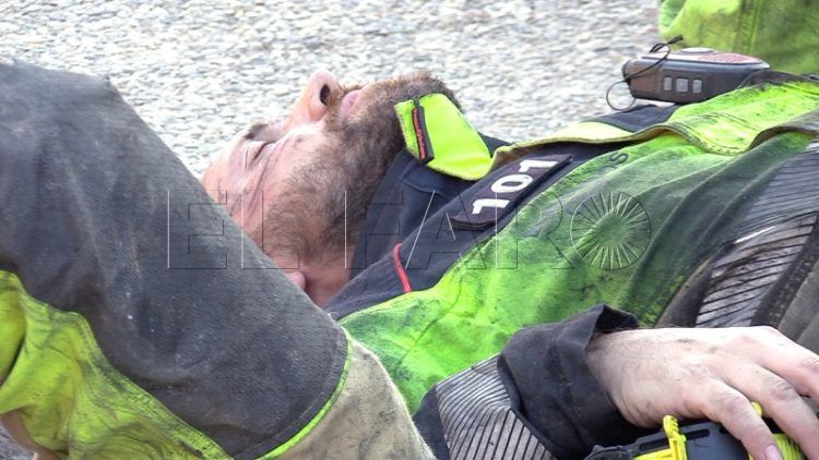 bomberos-lucha-incendio-garcia-aldave-019