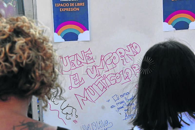 diversidad-orgullo-lgtbi-002