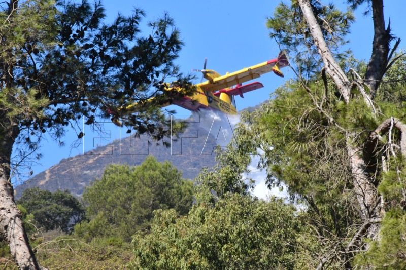 hidroavion-helicoptero-incendio-garcia-aldave-001