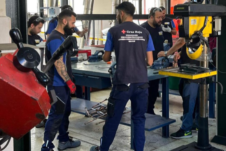 taller-empleo-energias-renovables-cruz-roja-004