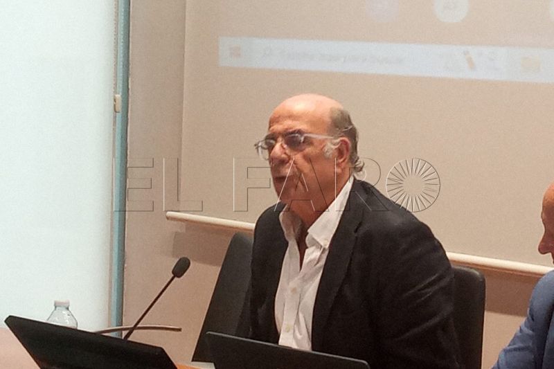 angel-castro-charla-uned-001
