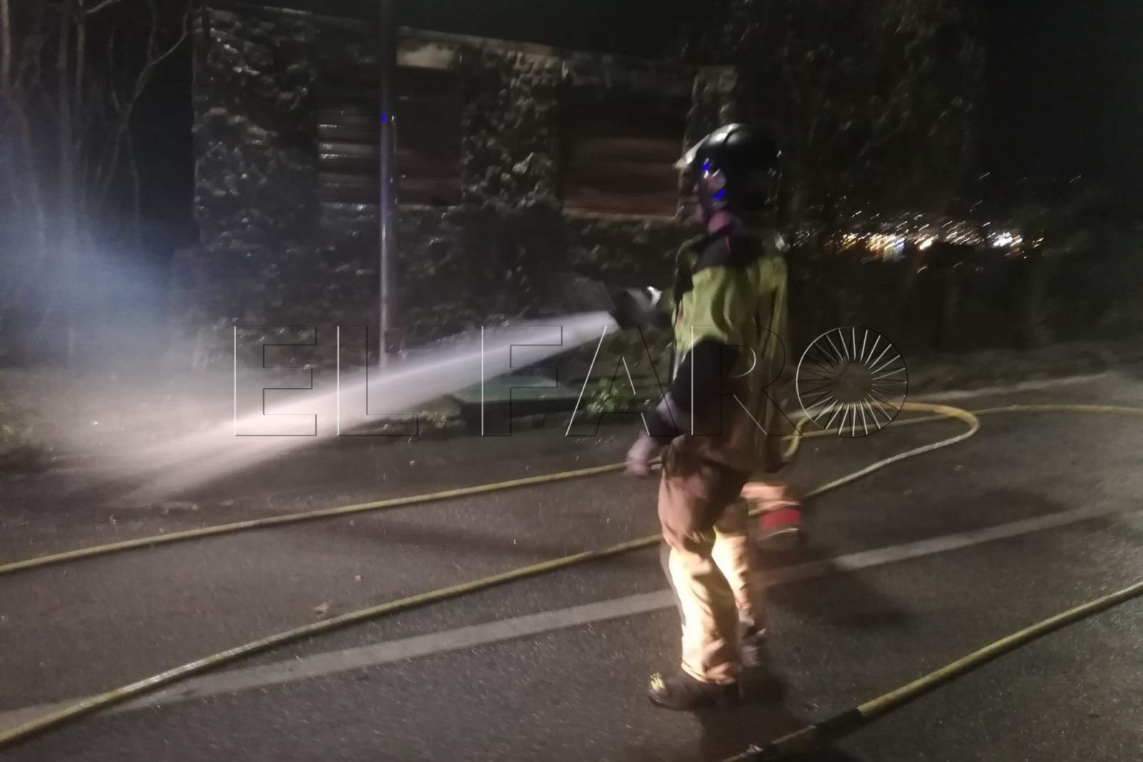 bomberos-incendio-hacho-hamburguesería (7)