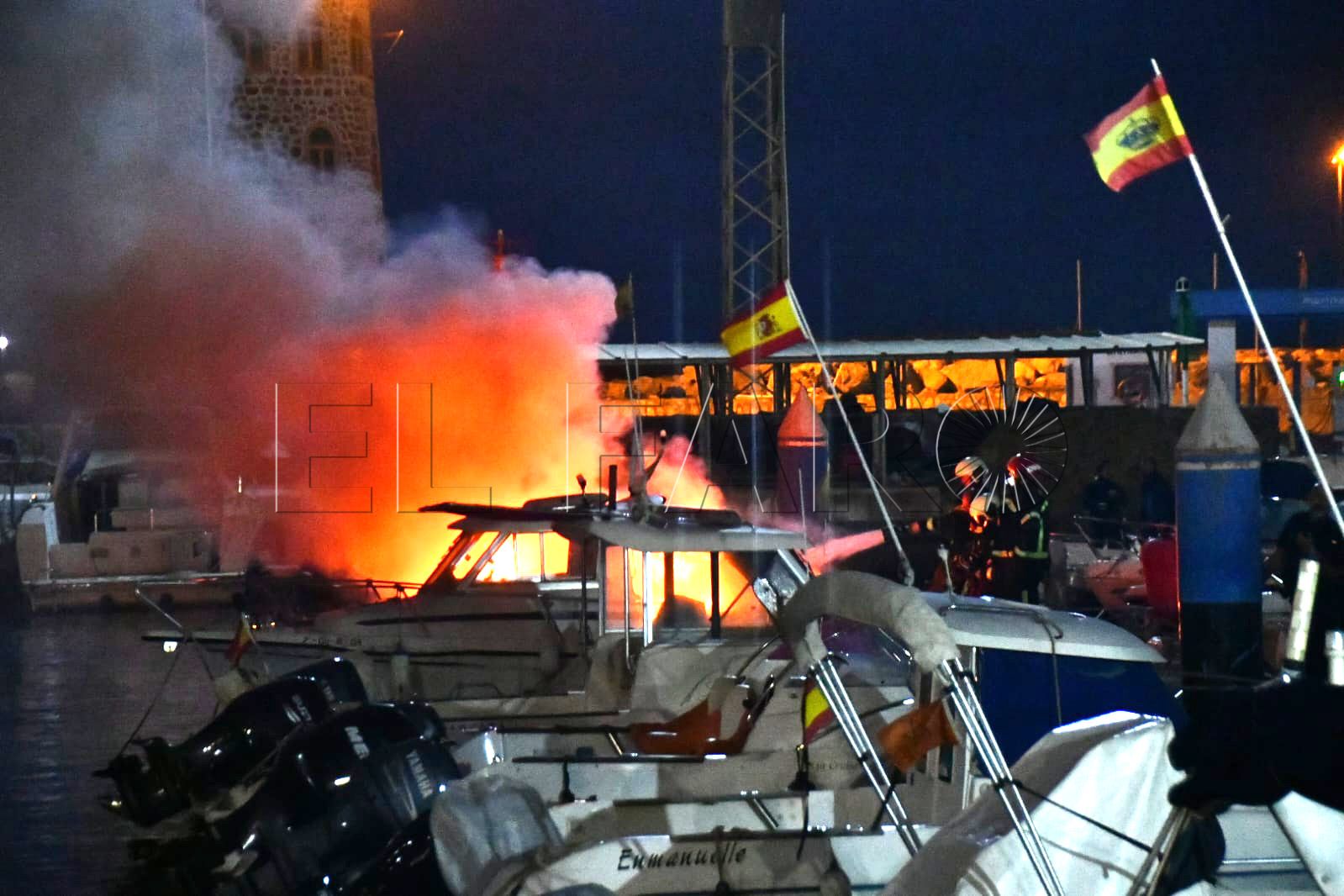 incendio lancha puerto deportivo (16)
