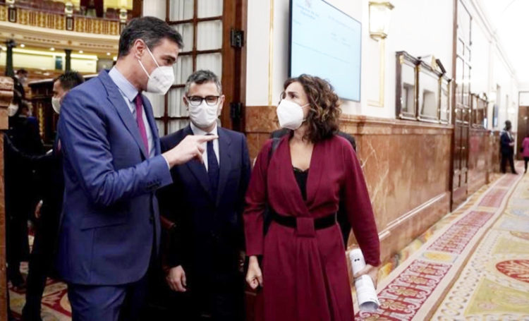 pedro-sanchez-carmen-calvo-001