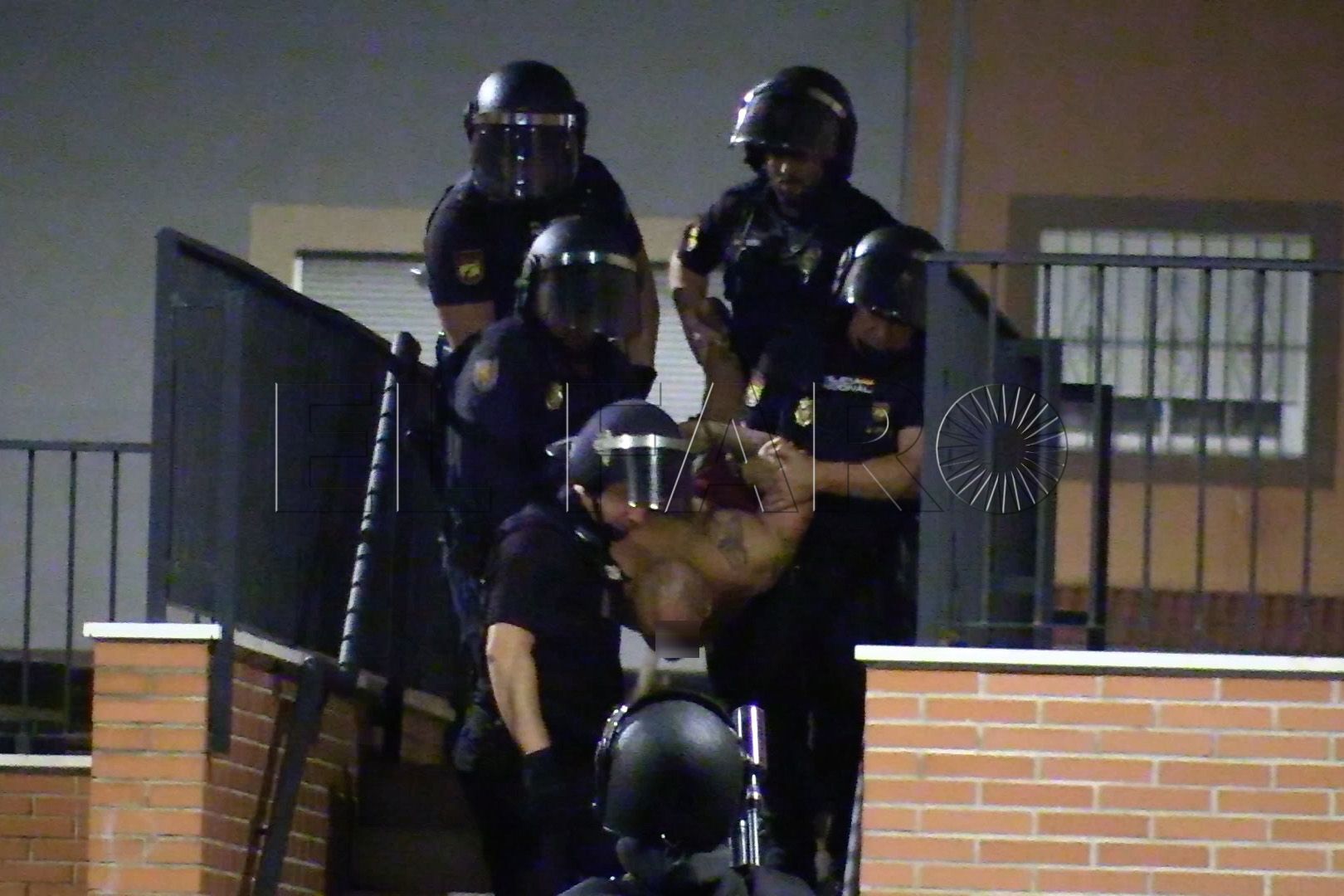 policia-muerto-detenido-principe (16)