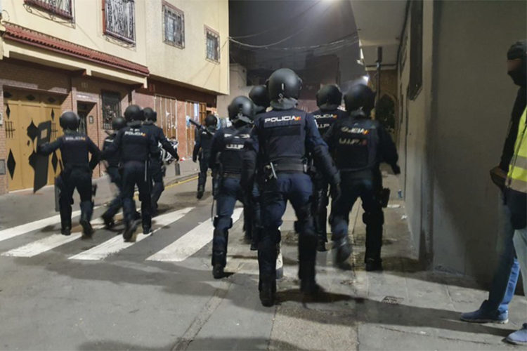 policia-nacional-apedreamientos-012