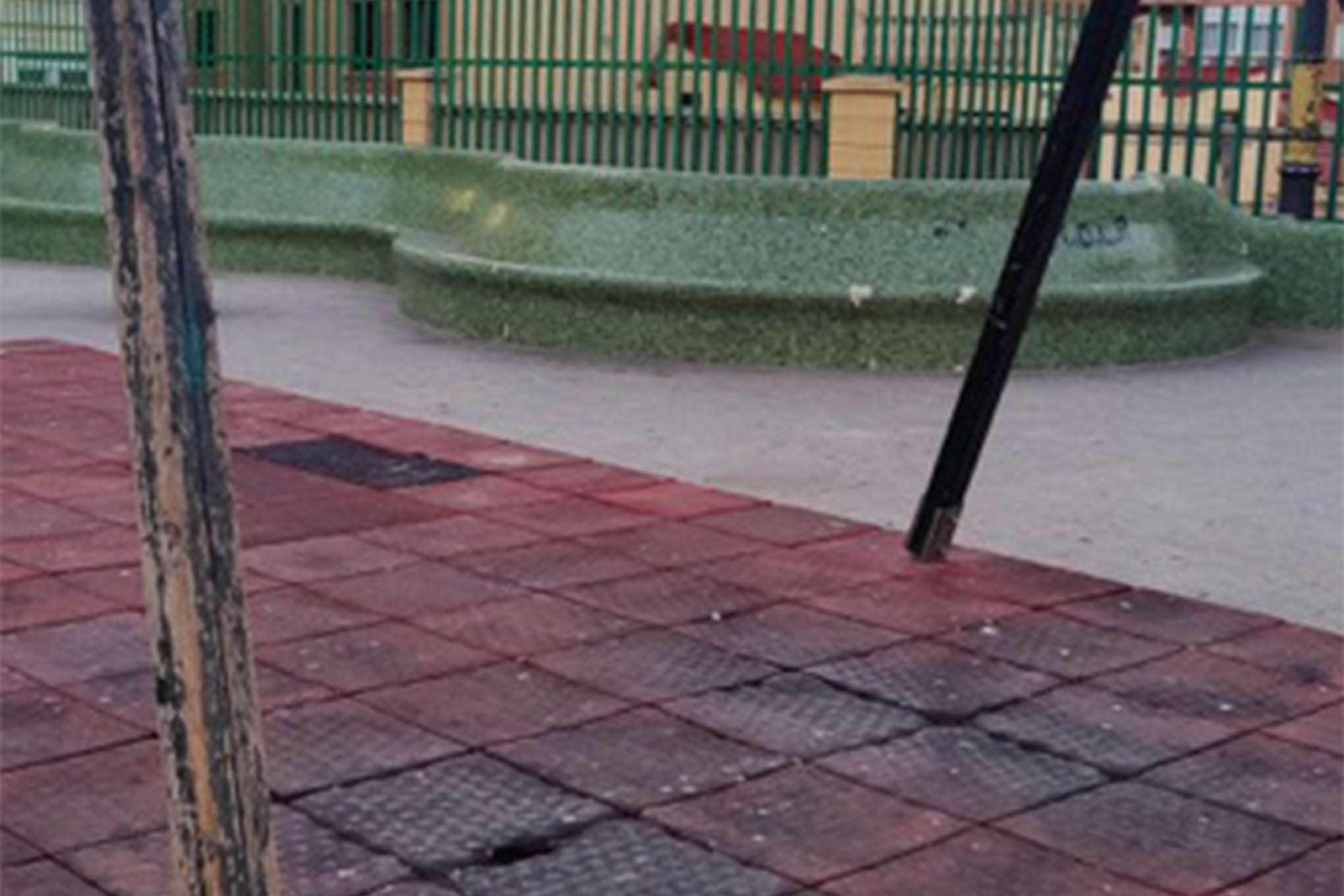 Parque-infantil-Plaza-Azcárate-001