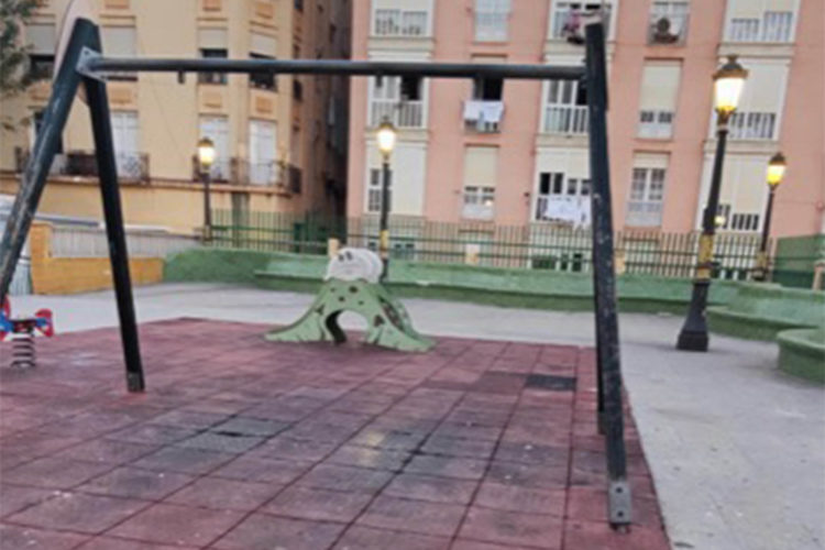 Parque-infantil-Plaza-Azcárate-002