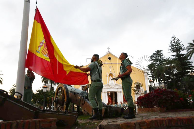 arriado-bandera-virgen-africa-014