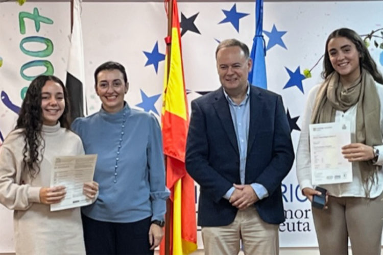 clara-campoamor-diplomas-ingles