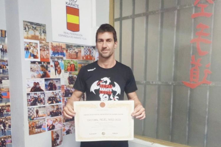 cristobal-mateo-certificado-internacional-karate