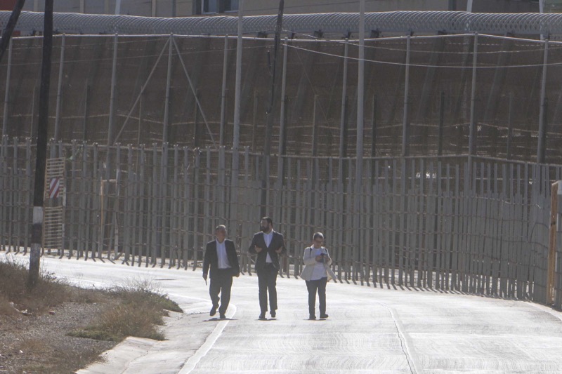 diputados-visita-frontera-melilla-002