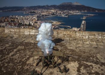 Salva o Cañonazo de las 12 en Ceuta