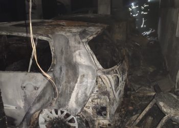 incendio-coches-garaje-poblado-legionario-007