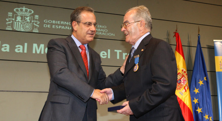 medalla-oro-merito-trabajo-2009-pablo-belmonte