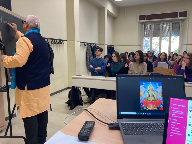 ramchandani-seminario-universidad-001
