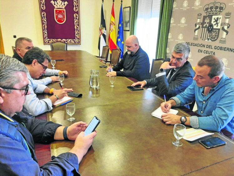 reunion-delegacion-caida-112-002