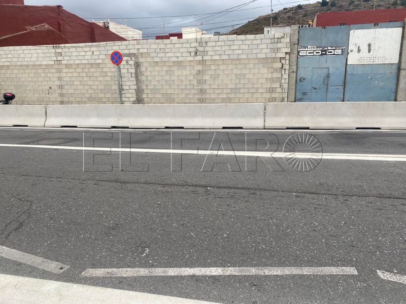 sin-parada-autobus-almadraba-001
