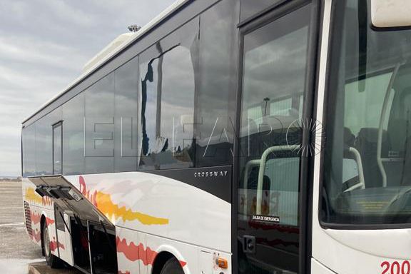 autobus-apedreado-3