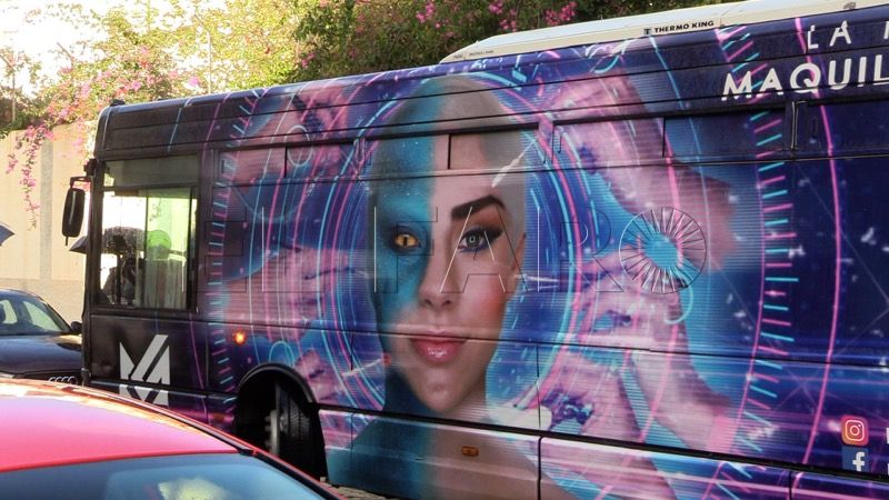 bus-makeup-010