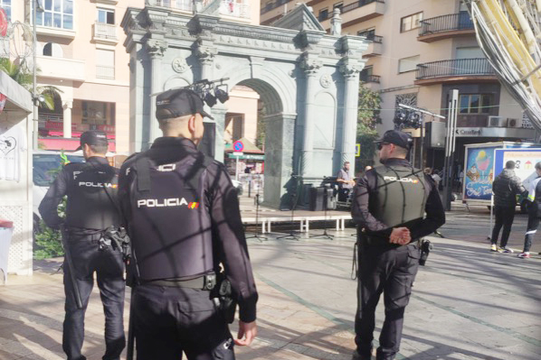 guias-caninos-policia-nacional-comercio-seguro-003