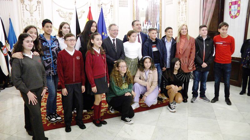 pleno-escolar-palacio-asamblea