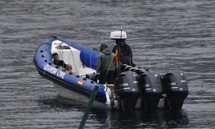 guardia-civil-inmigrantes-mar