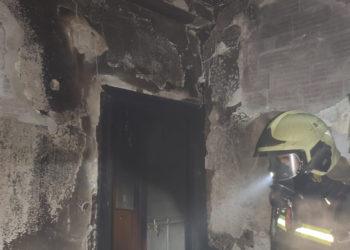 incendio-bomberos-vivienda (10)