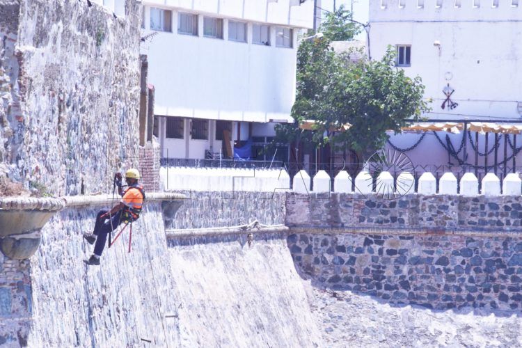 trabajos-verticales-limpieza-murallas-reales