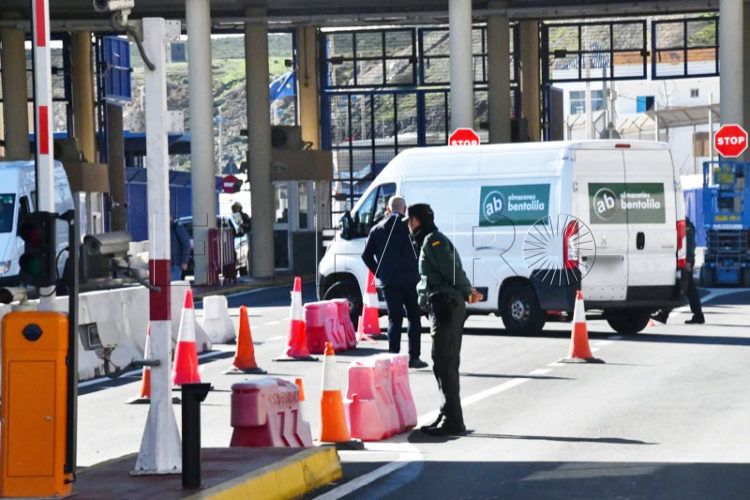 trafico-mercancias-ceuta-marruecos-aduana-comercial-003