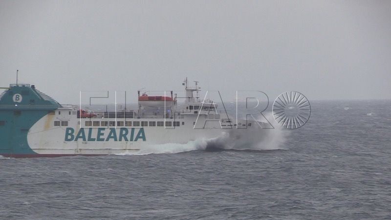 barcos-temporal-estrecho-005