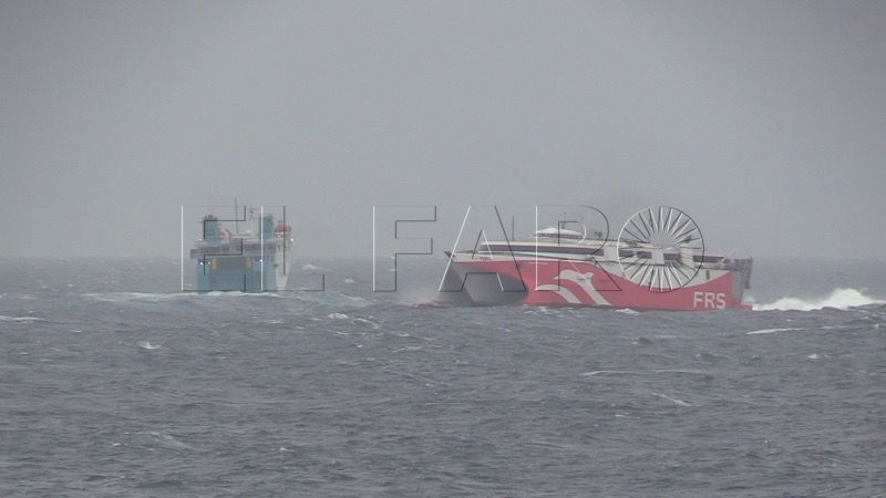 barcos-temporal-estrecho-007