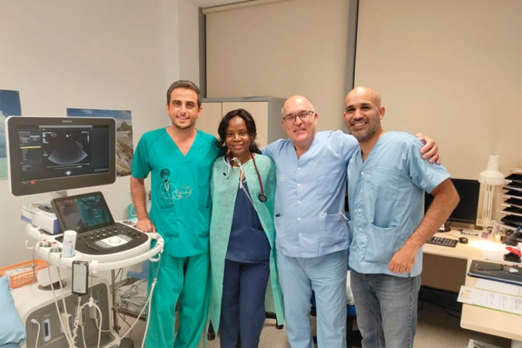 cardiologo-garcia-lanzas-asistentes-medicos-sierra-leona