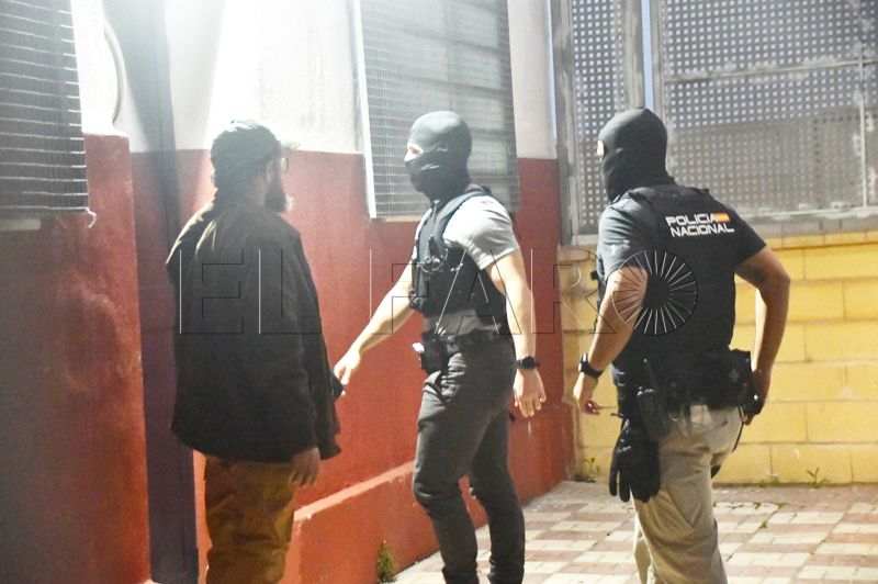 detenidos-policia-nacional-disparos-principe-achraf-003
