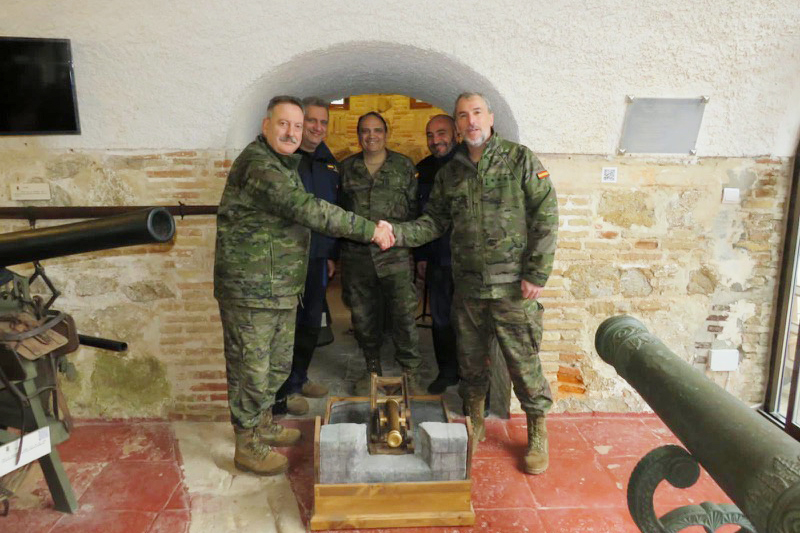 replica-canon-bronce-museo-desnarigado-003