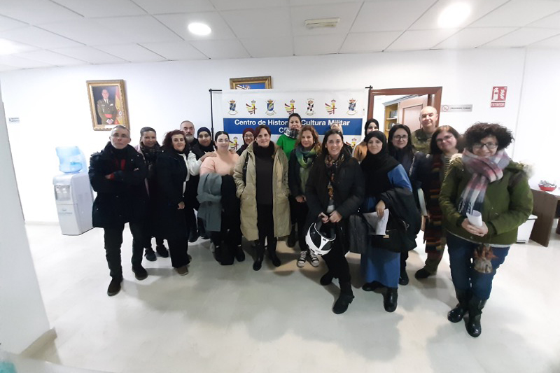 visita-biblioteca-militar-alumnos-taller-empleo-001