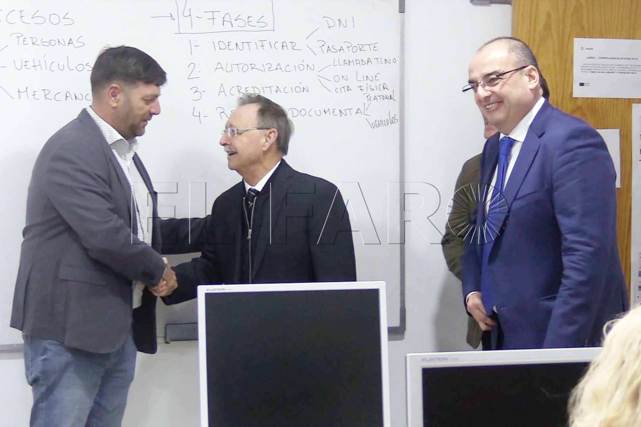 vivas-visita-alumnos-inserta-empleo-camara-comercio-portada