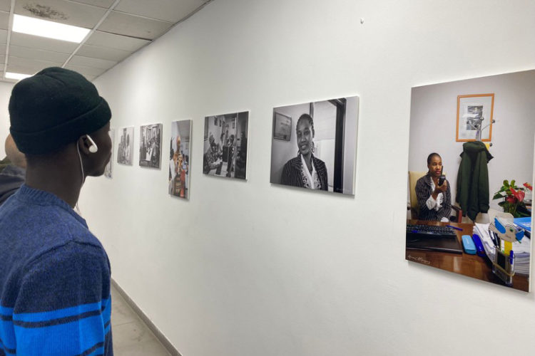 exposicion-mujeres-africa-centro-asesor-mujer-001