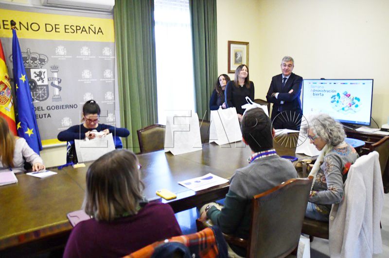 livia-rosales-ponencia-violencias-machistas-delegacion-002