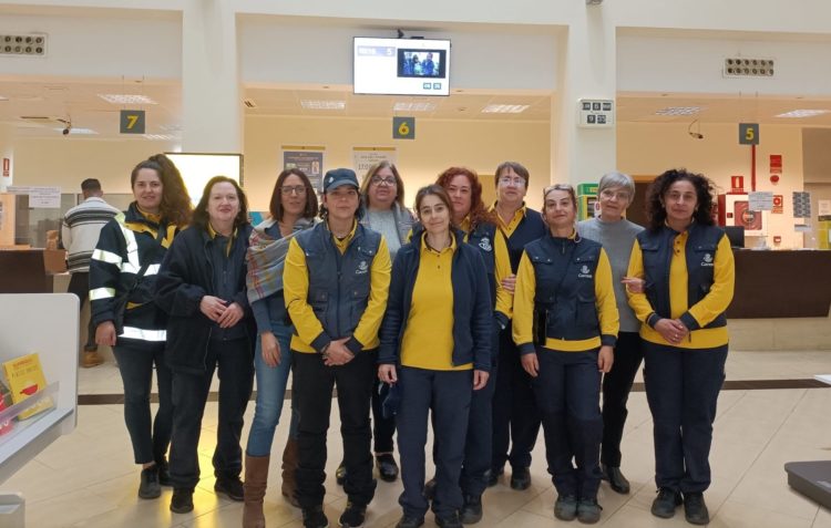 mujeres-trabajadoras-correos