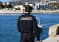 policia-nacional-espaldas-puerto-deportivo-1