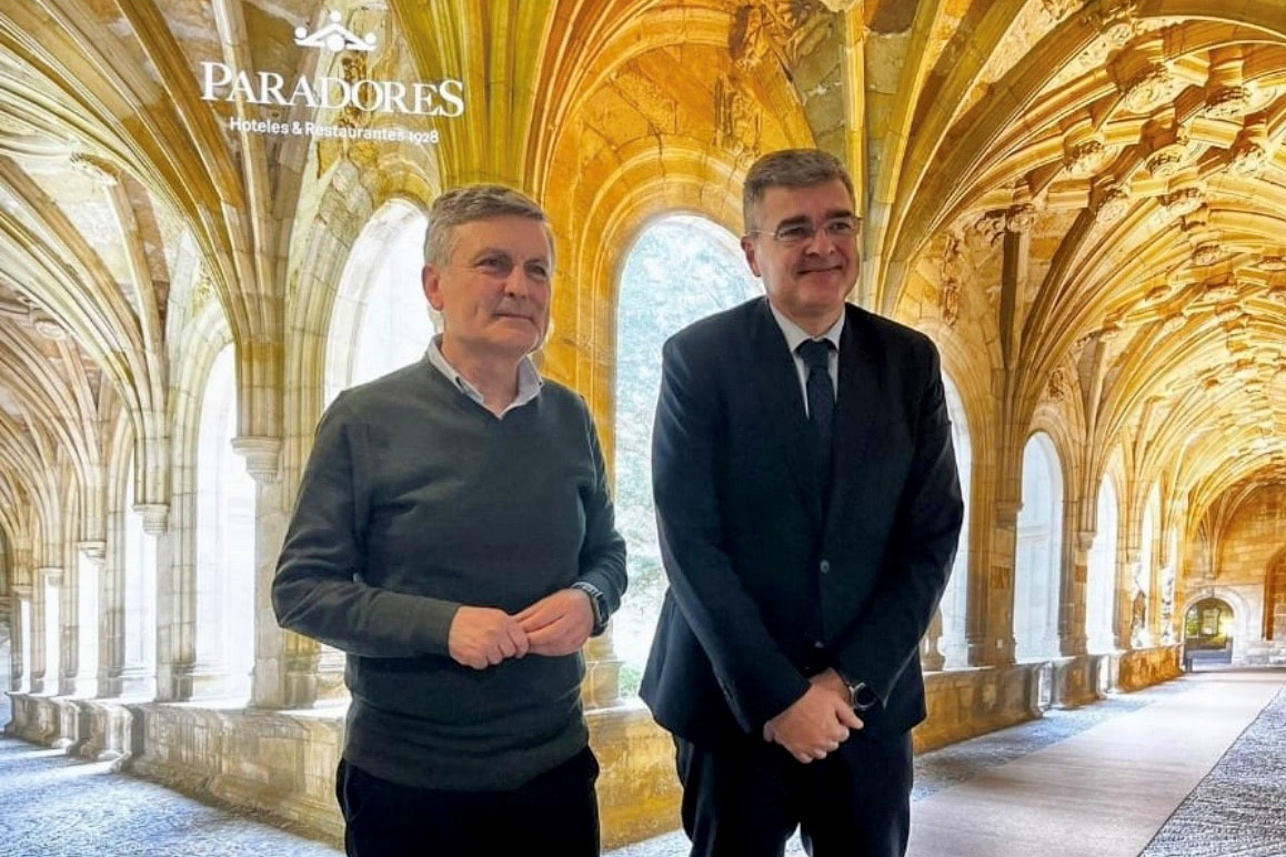 rafael-garcia-parador-muralla