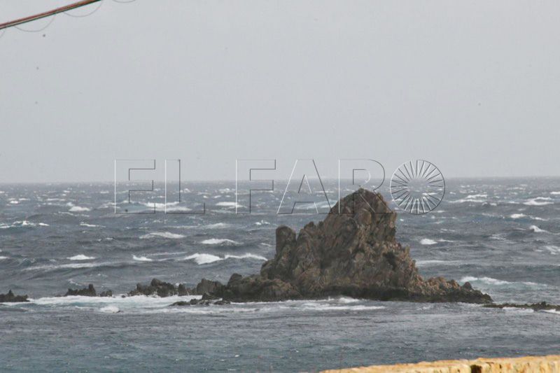 Temporal-levante-cancelaciones-barcos-Ceuta-007