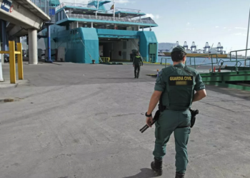 guardia-civil-puerto-algeciras-barco