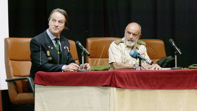 presentacion-libro-boinas-verdes-kitin-munoz-terencio-perez-011