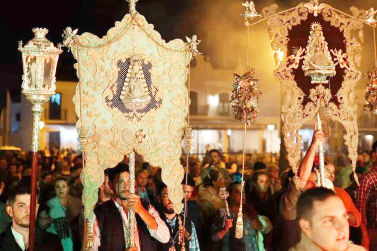 hermandad-rocio-rosario-procesion