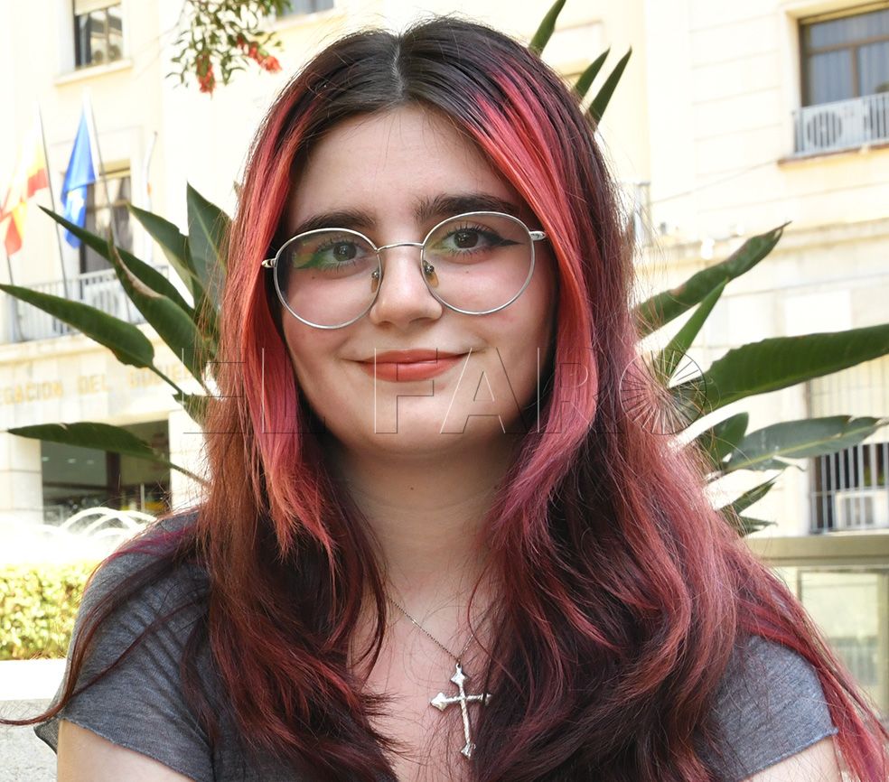 marina-sanchez-joven-vota-primera-vez-elecciones