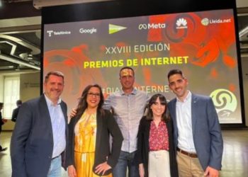 principe-felipe-dona-hospital-tablet-proyecto-inteligencia-artificial-005