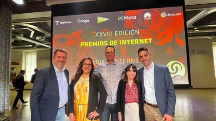 principe-felipe-dona-hospital-tablet-proyecto-inteligencia-artificial-005